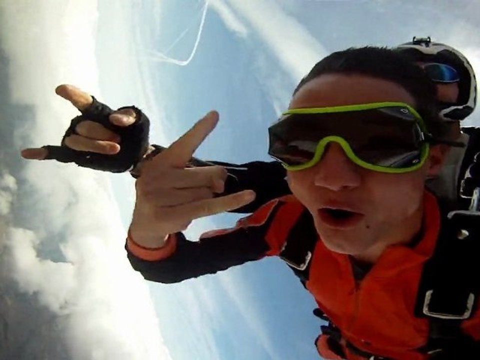 Premier Saut en Parachute Roanne 2011 oOverblaze