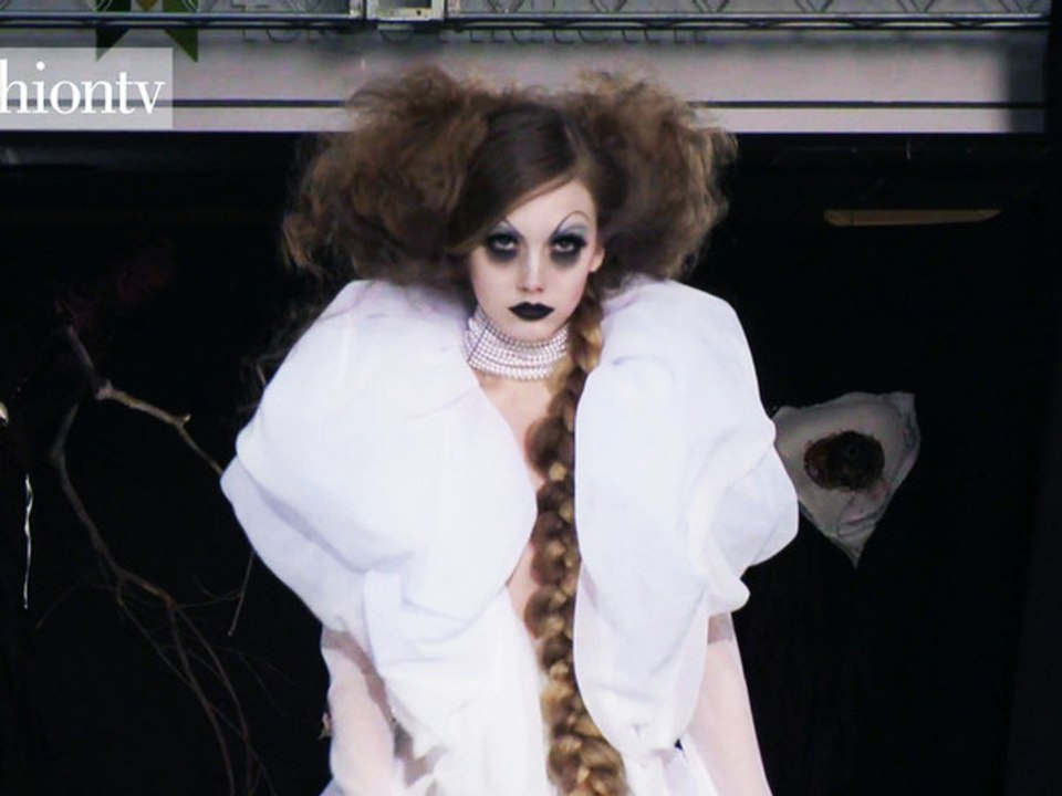 Alice Auaa Fall 2012 Show at MBFW Tokyo | FashionTV