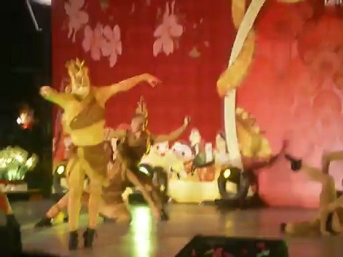 Troupe de danseurs déguisés en cerfs - Lantern Carnival HK 2012