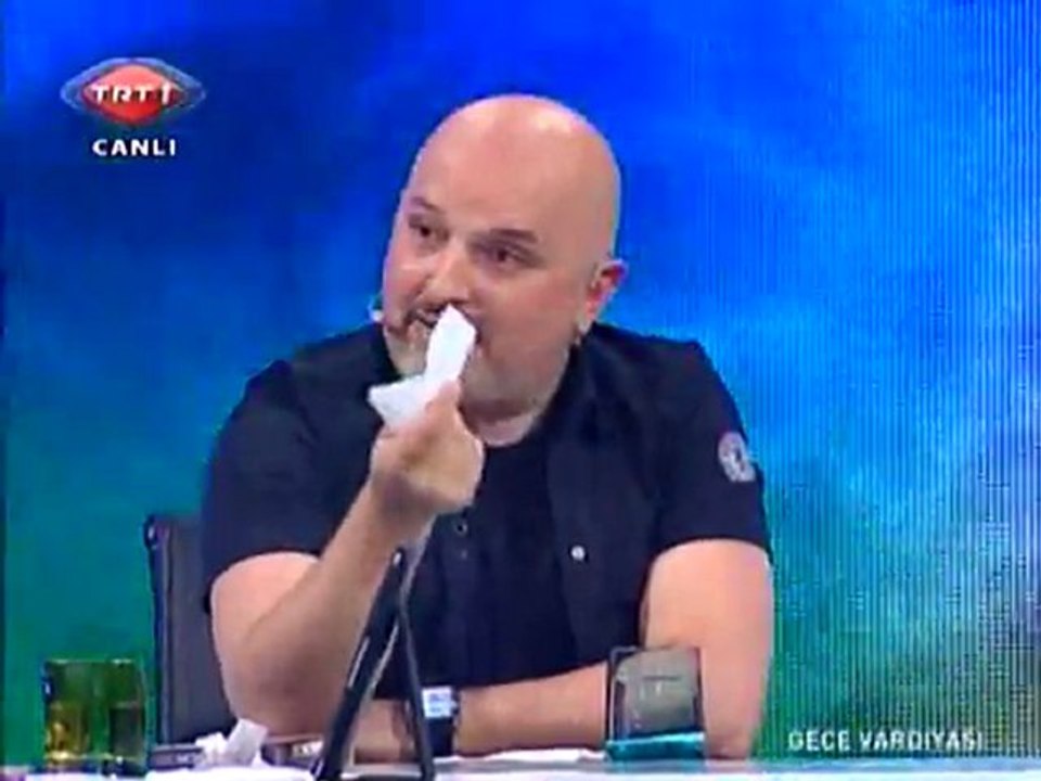 yavuz seçkinin bülent ersoy taklidiyle sinan özen 2012 trt1 gece vardiyası