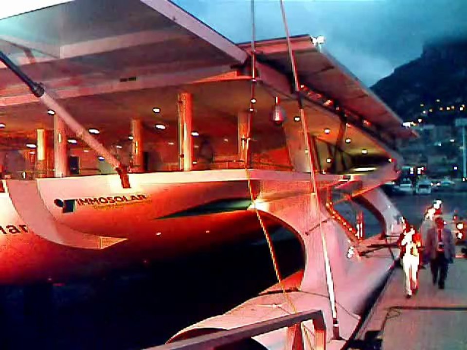 PlanetSolar Bateau solaire - solar boat inside 2012