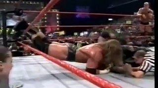 WWE-Event - The Undertaker VS Steve Austin & Triple H ( Insurrextion 2001 )