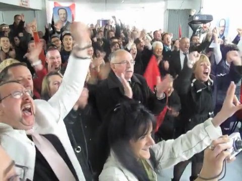 Présidentielles 2012 : La joie des socialistes à Denain après la victoire de François Hollande