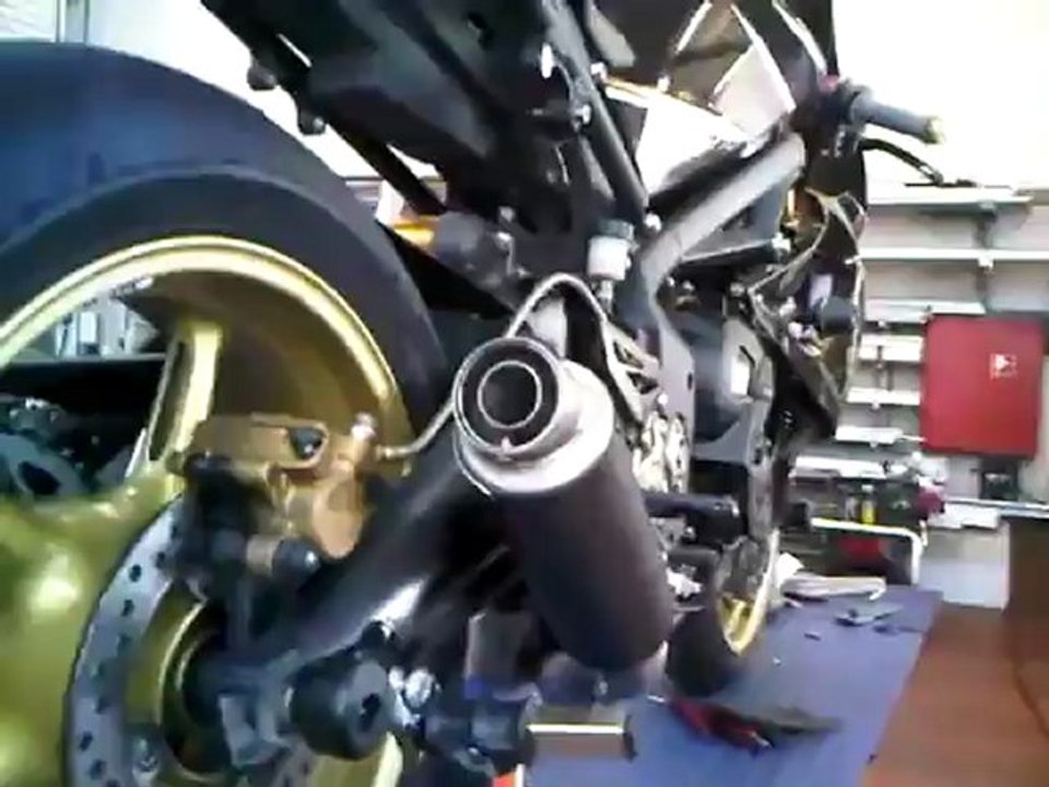 La Scuderia 51 - adaptation SC project exhaust on Daytona 675