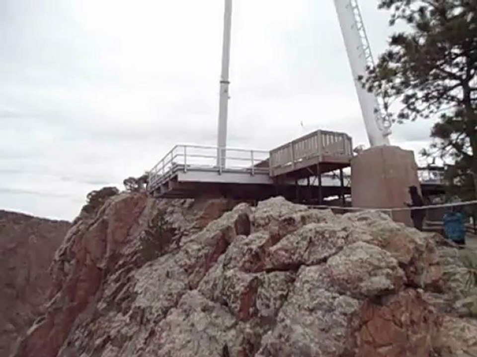Jump au dessus d'un canyon. COLORADO