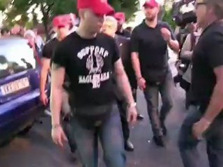 Neonazis en el Parlamento griego