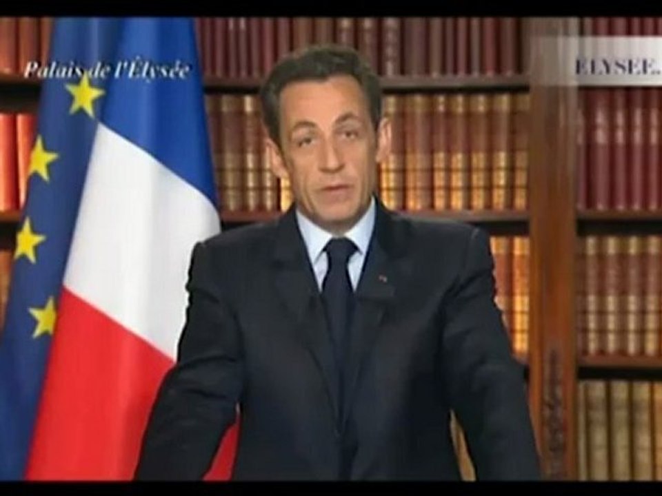 Nicolas Sarkozy chante je suis venu te dire que je m'en vais