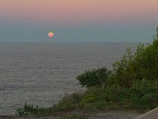 Super moon shines for stargazers