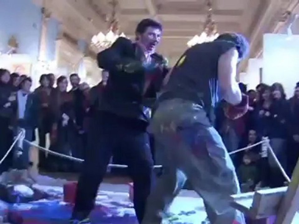 Pugilat à la mairie - Haut débit