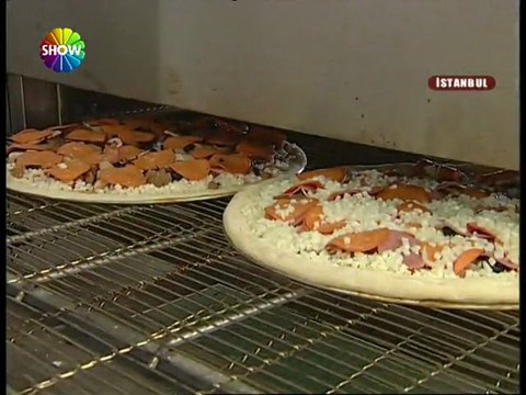 Vahe'nin Sofrası - Karışık Pizza tarifi