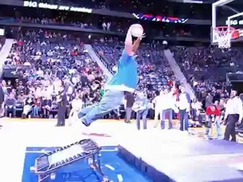 Homme Gros en Trampoline Basket FAIL