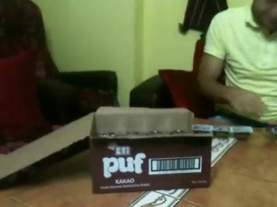 40 Tane Eti Puf Yenirmi Dediler ? Ben Yedim Yendi :)