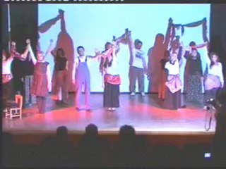 MÜZİKLİ DANS TİYATROSU GÖSTERİSİ