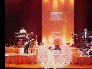 Daniel BALAVOINE - La vie ne m'apprend rien.Palais des Sports.1984. LIVE