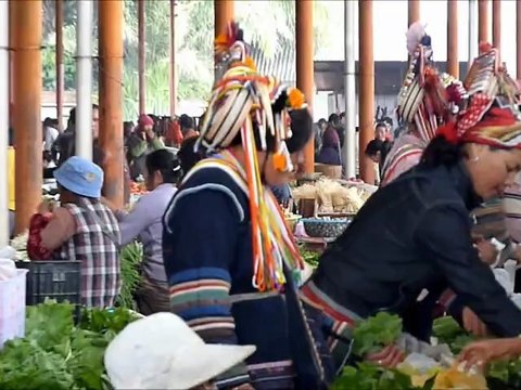 Menglian, Yunnan, China, marché et fabrique de nouilles, nov. 2010