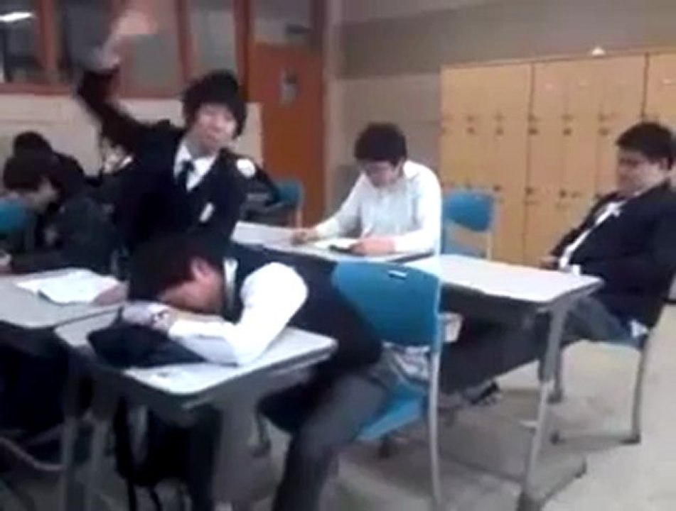 in-der-schule-schlafen