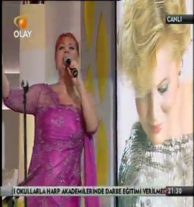 Müşerref Akay ~ Gece Kirpikli Kadın & Bir Kızıl Goncaya Benzer Dudağın