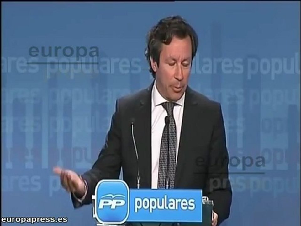 Floriano: "Es patética la postura del PSOE"