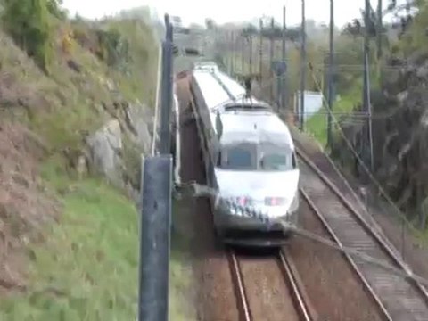 TGV Paris Ouest vue de loin loin