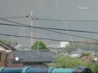 Tornado  al norte de Tokio causo daños en Japón