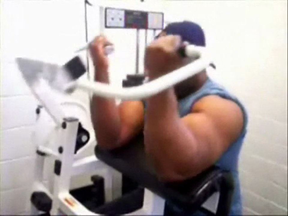 Blasting My 22inch Biceps
