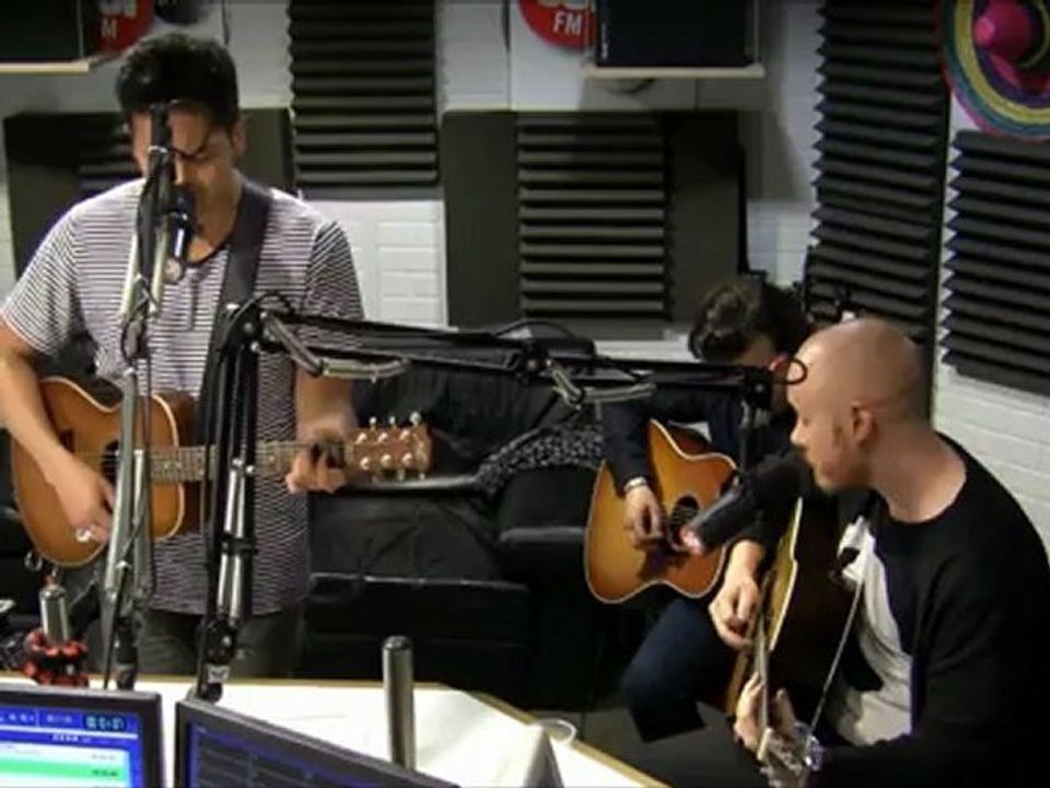 The Temper Trap - U2 Cover - Session Acoustique OÜI FM
