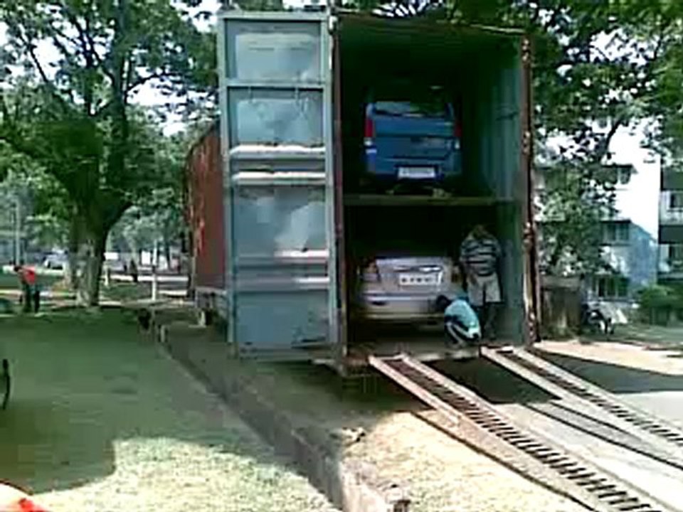 SXS4 CAR LOADING IN CONTAINER BY C L S  PACKERS & MOVERS JAMSHEDPUR