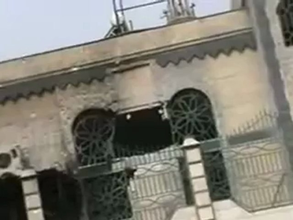 فري برس  حمص اثار القصف على جامع ابو بكر من الخارج ديربعلبة 7 5 2012 Homs