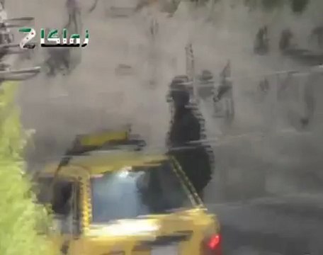 فري برس زملكا ريف دمشق انتشار كتائب الأسد في محيط مستوصف زملكا 7 5 2012 ج2 Damascus
