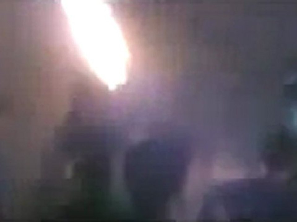 فري برس حلب ‏ مساكــن هنانــو   هـي حلــب هااا هااا    6 5 2012 Aleppo