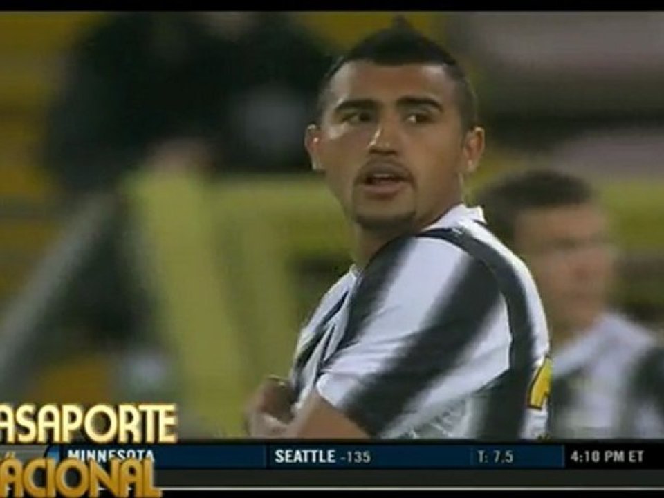 Arturo Vidal Vs Mauricio Pinilla - Juventus campeon 2011/2012
