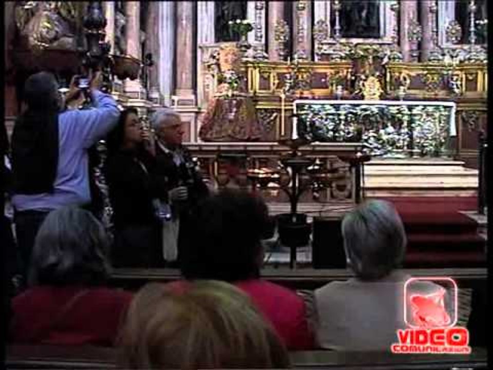Napoli - Il miracolo anticipato di San Gennaro (07.05.12)