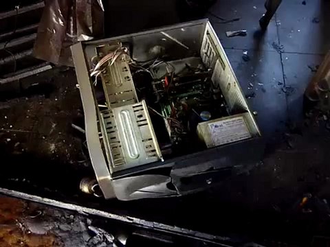 فري برس حوران درعا جاسم حرق منازل الناشطين 5 5 2012 Daraa