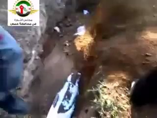 فري برس حمص  هكذا ندفن شهدائنا  بسبب استحلال مقابرنا  5 5 202 Homs
