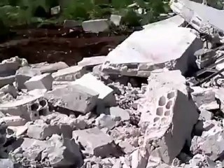 فري برس حمص  الحلموز قصف البلدة واستشهاد ثلاث مواطنين على الاقل  5 5 2012 Homs