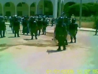 فري برس درعا حي القصور الشبيحة أمام المسجد 4 5 2012 Daraa