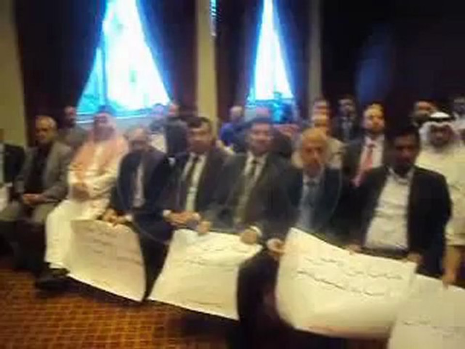 130رجل أعمال فلسطينى من 16دولة يناشدون المشير طنطاوى السماح لهم بعبور القناة الى غزة بعد منعهم