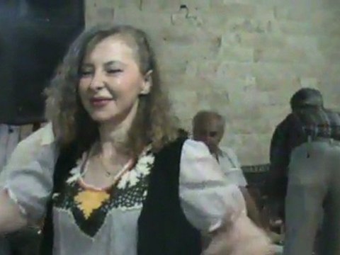 LEYLAKLARI SÜMBÜLLERİ SOLDURDUN GONCA GÜLLERİ...