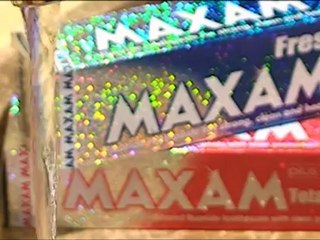 MADAGASCAR SPOT PUB "MAXAM" BROSSE A DENT