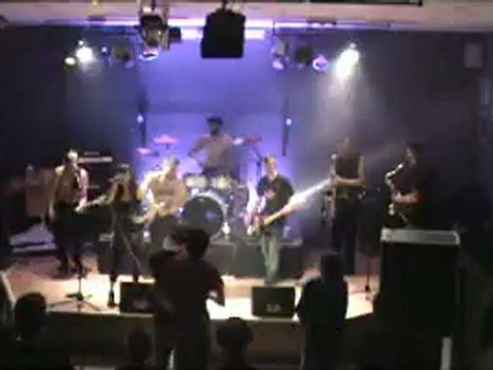 Les K-NarDs BoiTeuX au quai 23 a sedan le 4 mai 2012 filmer par nos record