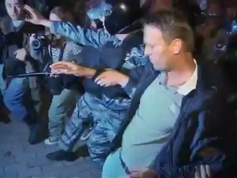 Russian opposition leaders behind bars