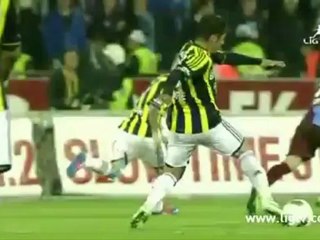 Didier Zokora emula a Nigel de Jong