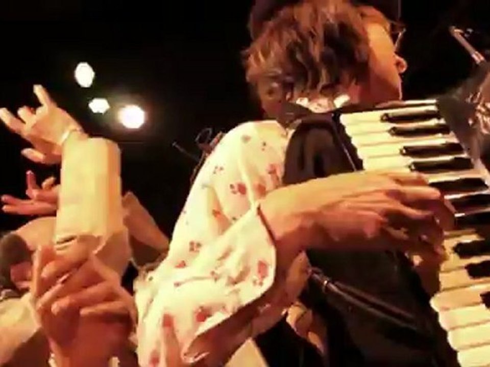 LA CHANSON CHOCOLAT interprétée par Monsieur Nô et Mavana