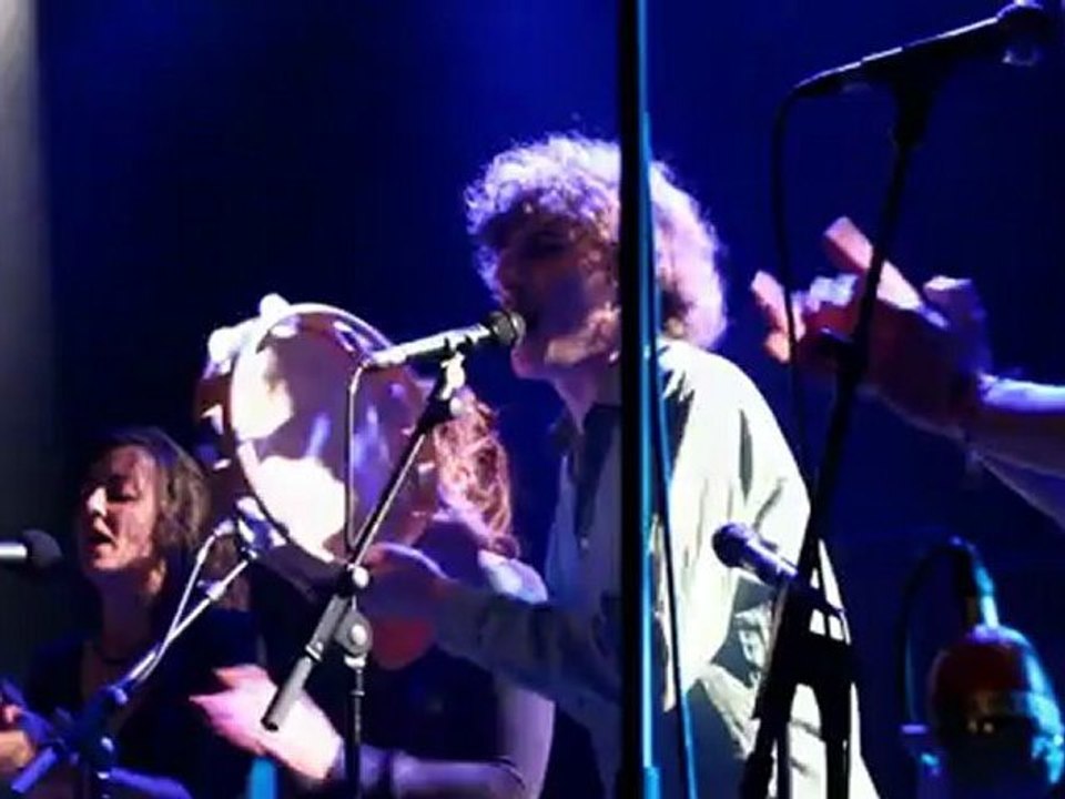 Le "BAL À LA VOIX" / Lost in Traditions