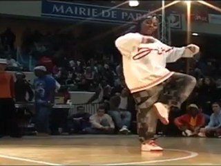 Experimental hip hop dance show by Squaaliyah