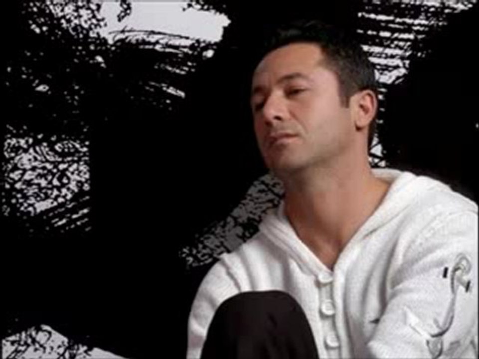 Baha - Bir Kızıl Goncaya Benzer Dudağın