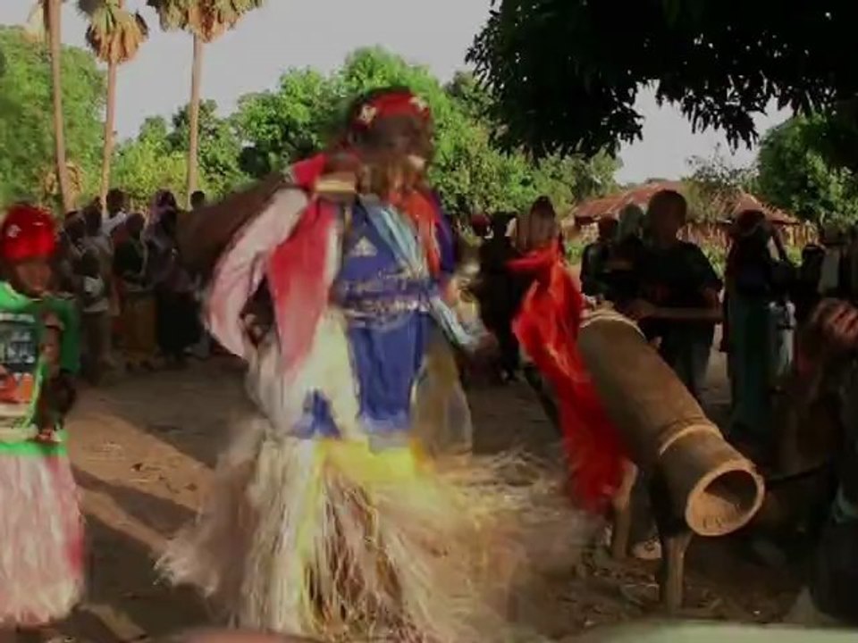 RITUEL INITIATIQUE EN CASAMANCE CHEZ LES DIOLA