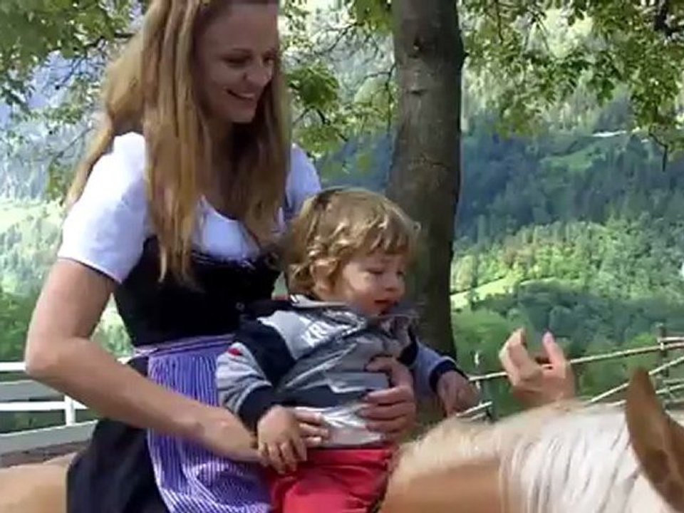 Andrea Crazzolara im Reitstall des Hotels Andreus in Sudtirol