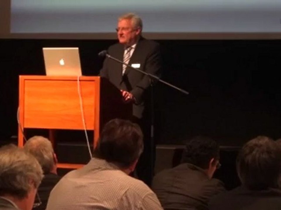 Wolf- Dieter Ruch bei der Veranstaltung in Schwerte