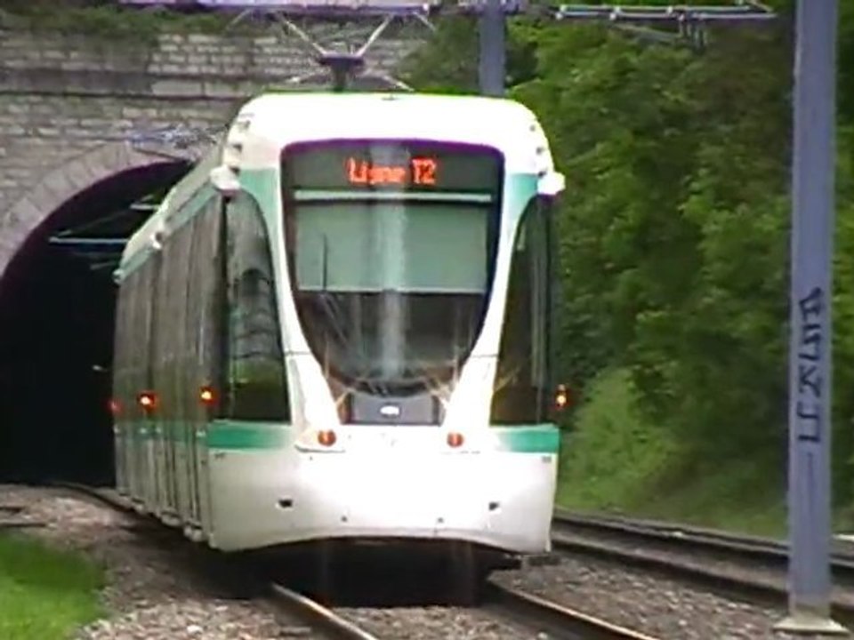 Citadis302 : Sur la ligne T2 du Val de Seine